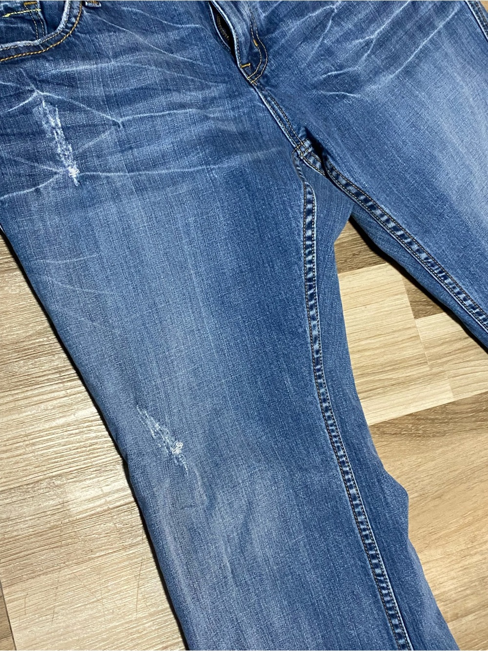 Vigoss Medium Blue Flared Jeans with Distressed Details - Picture 3 of 7